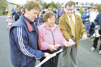 Pyörätien avajaiset 16.9-01 Piehinki (Kuva Raahen Seutu 17.9-01)