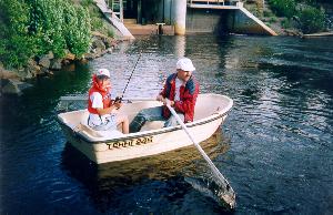 Jokisuun padolla kalassa